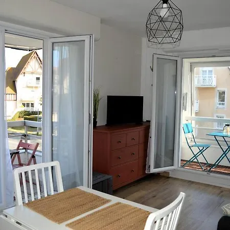 Le Petit - Entre Le Port Et La * 库尔瑟勒·苏尔·梅尔