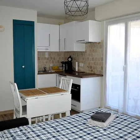 Le Petit - Entre Le Port Et La * 库尔瑟勒·苏尔·梅尔